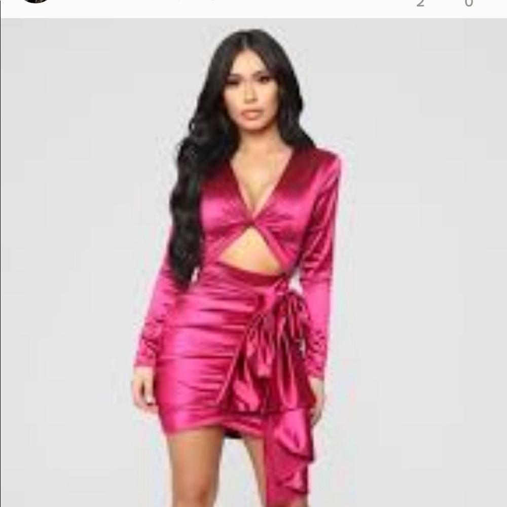 LOOKING FOR SIZE OR S M MESSAGE ME IF YOUR SELLING